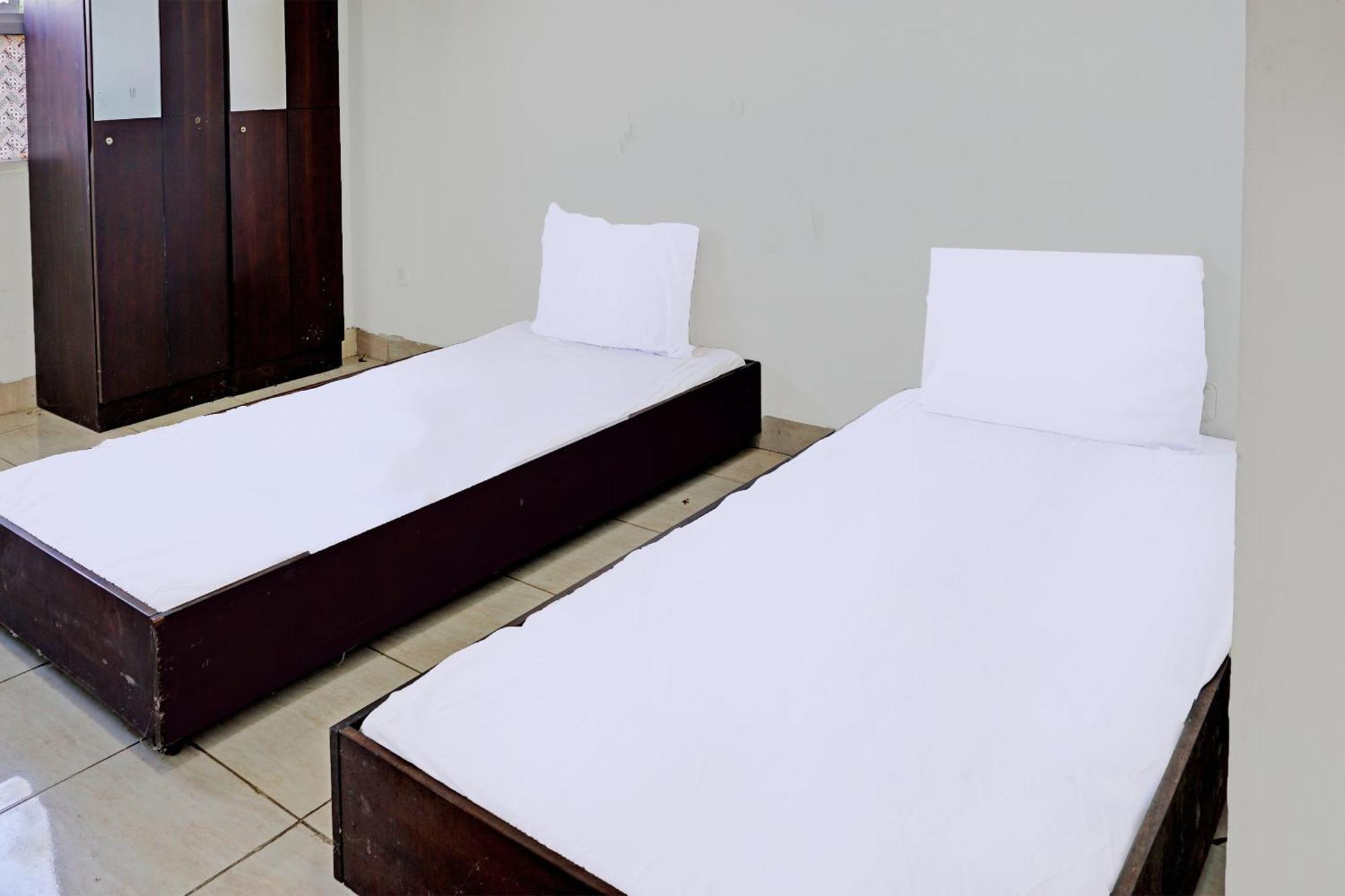 Spot On 92374 Penginapan Rusunawa Malang Extérieur photo
