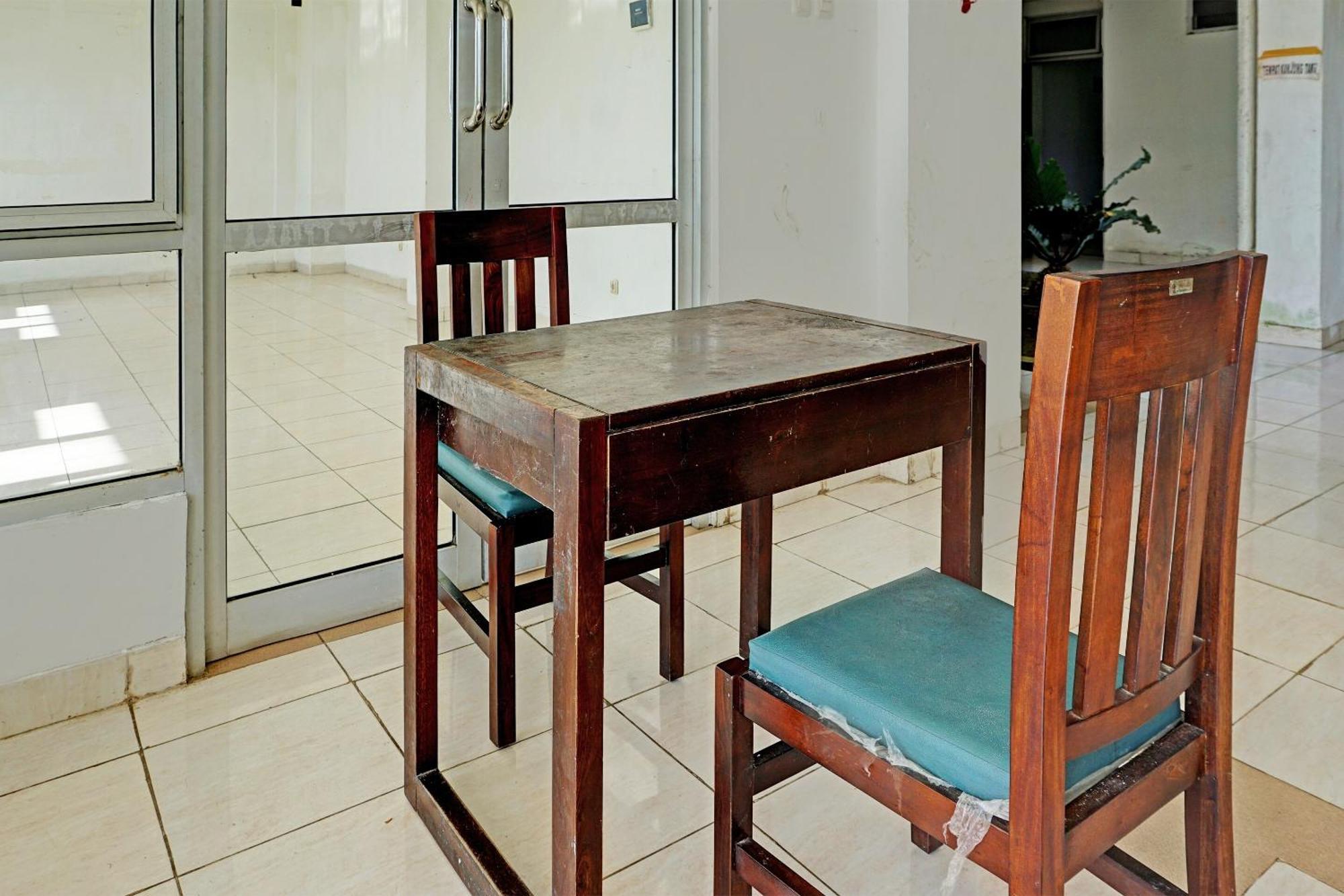 Spot On 92374 Penginapan Rusunawa Malang Extérieur photo